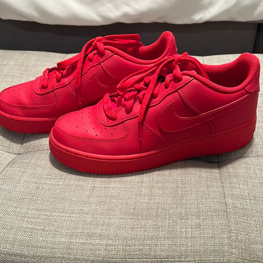 Nike red airforce ones 6youth comes in original box
